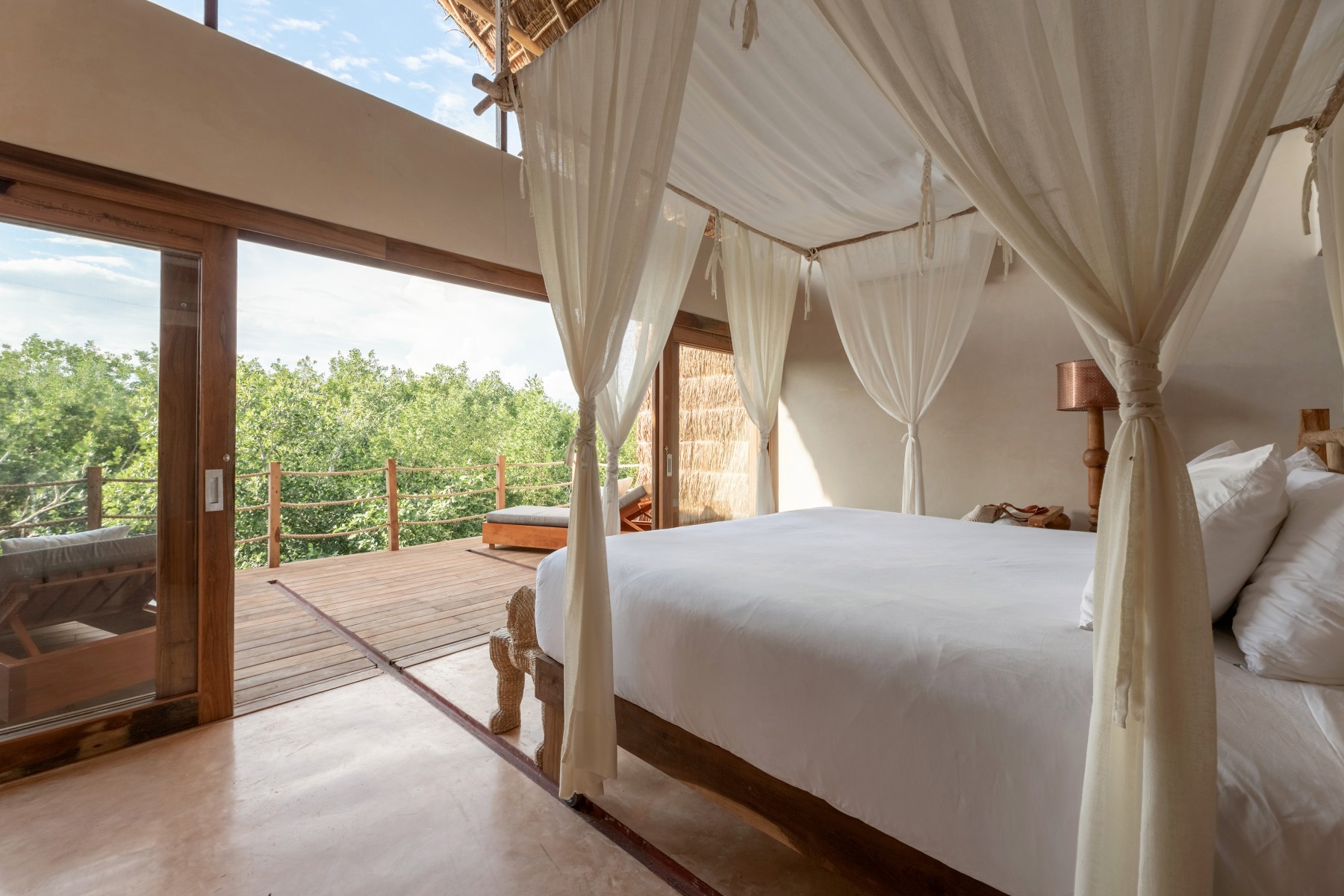 Signature Suite Upper